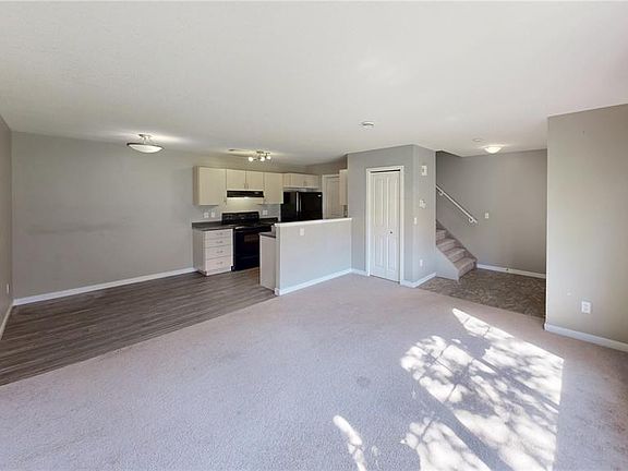 5th image of UNIT 110-5055 James Hill ROAD