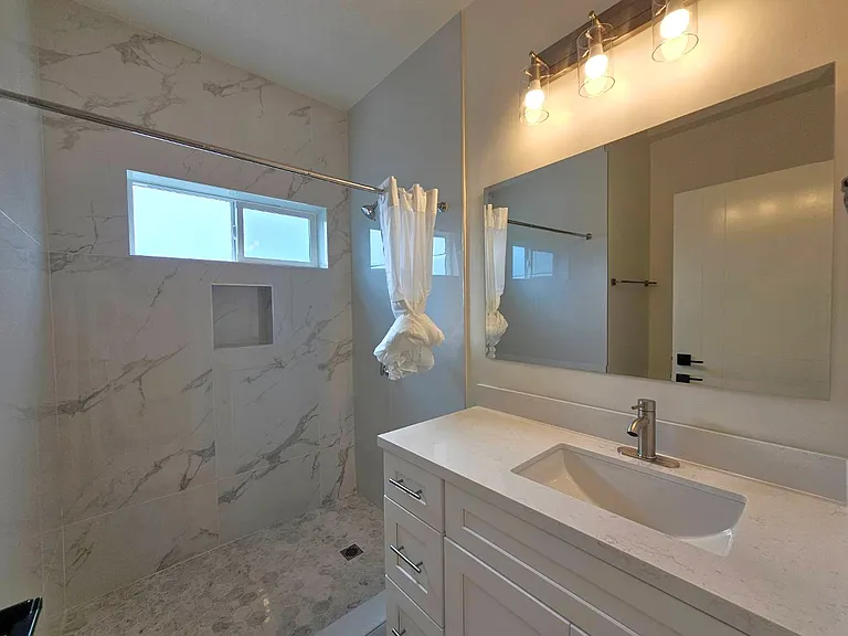1008 S Bonnie Beach Pl #B — Photo 18