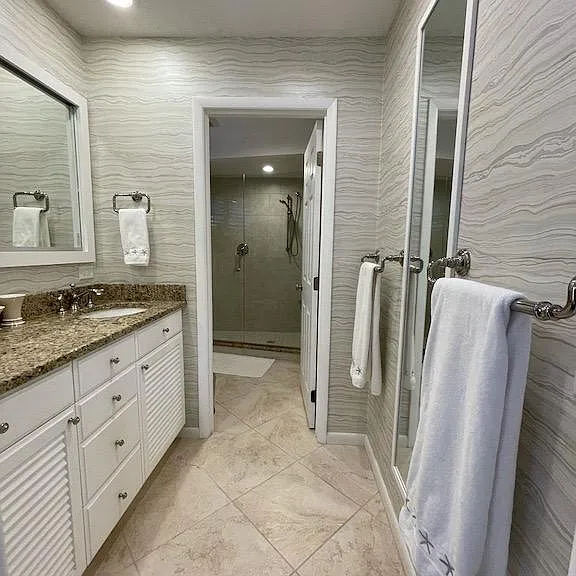 King Primary Bathroom