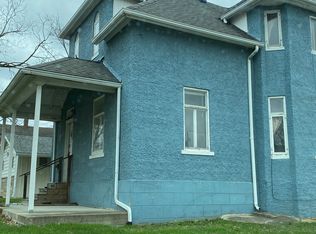 1302 4th St, Charleston, IL 61920