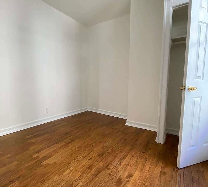 2nd image of 326 E 78th St APT 26
