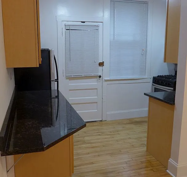Marshfield Apartments — Photo 5