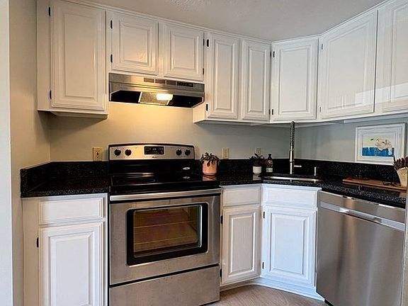 3rd image of 200 Falls Blvd Unit B305