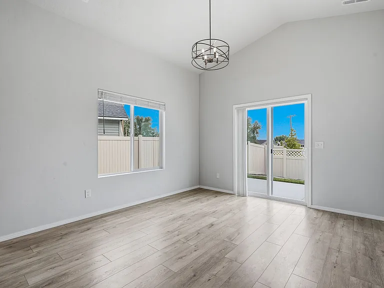 406 Hildago Way — Photo 24