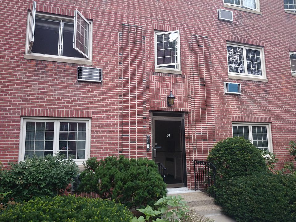 2nd image of 30 Saint Paul St APT 1