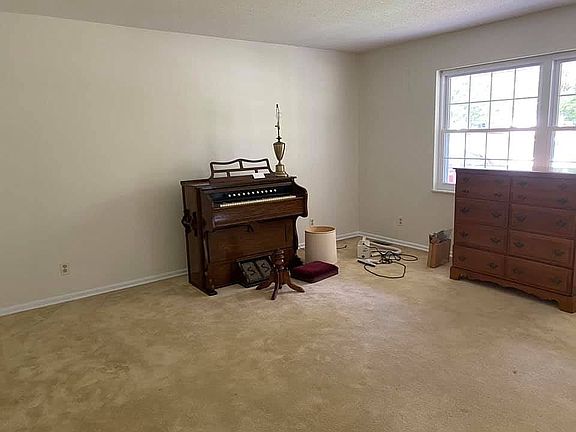 5th image of 6752 Greenbrook Dr