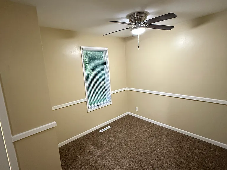 113 S Lynn St — Photo 11