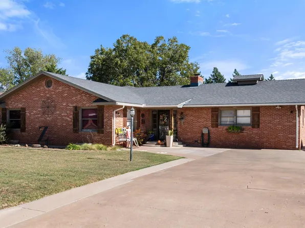 1204 Garland St, Plainview, TX 79072