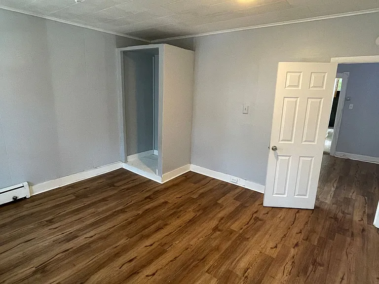 664 State St — Photo 11
