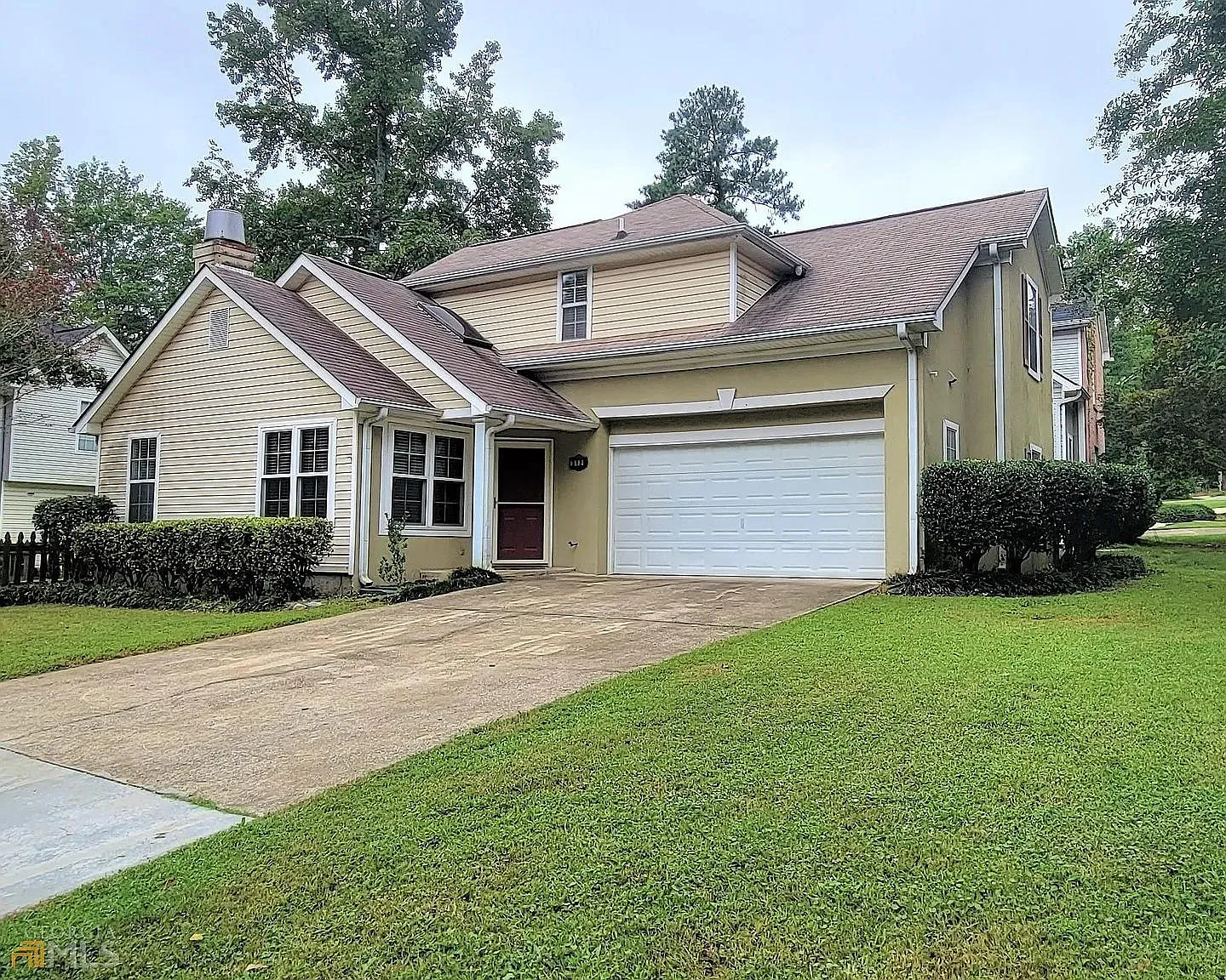 3 bed, 1302 sqft, $2,200 — Photo 2