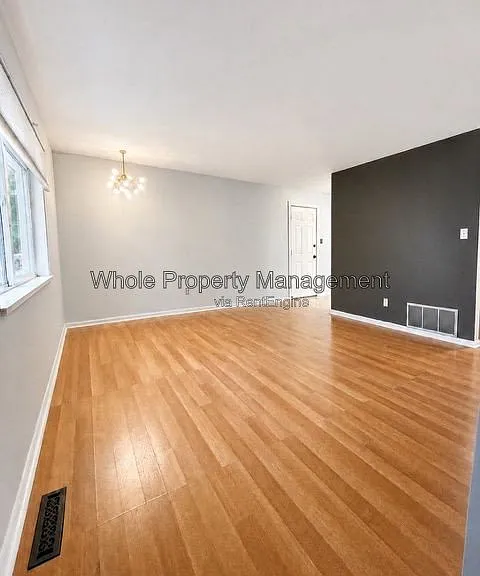 1920 E 81st Pl — Photo 2