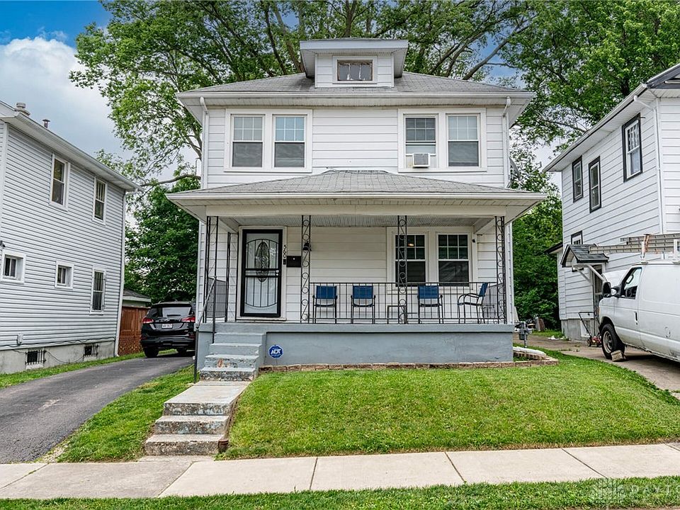 1st image of 560 Evergreen Ave