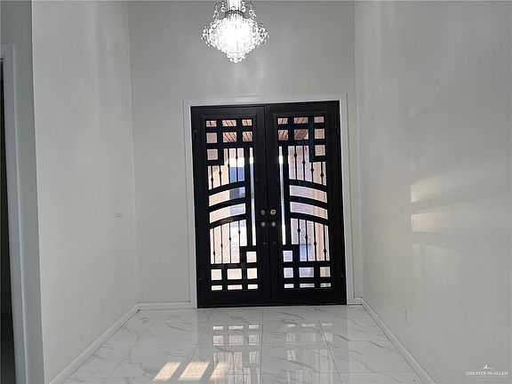 3rd image of 2431 Summer Breeze Rd