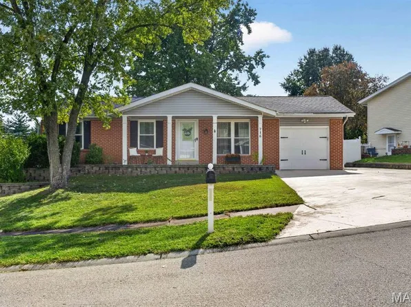 716 Fetlock Dr, Fenton, MO 63026