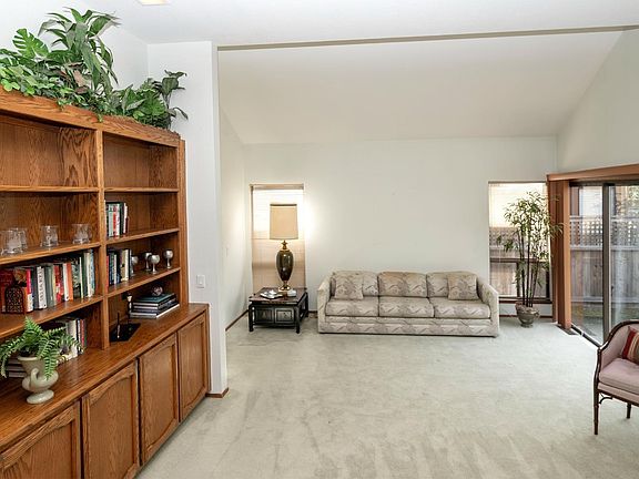 5th image of 9231 Lakewood Drive