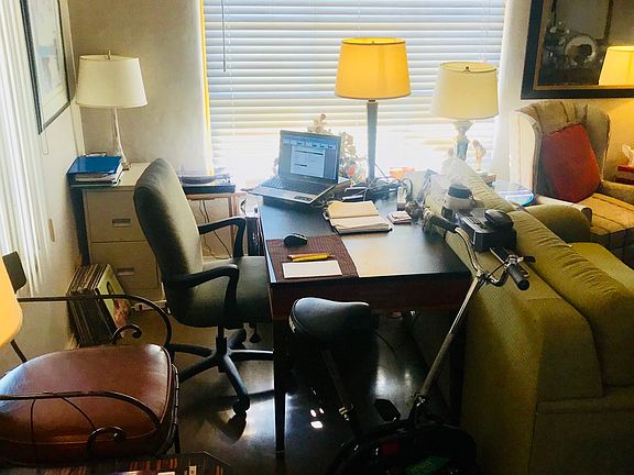  Office with desk Area