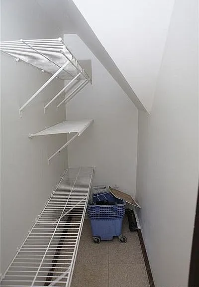 Williams St — Photo 2