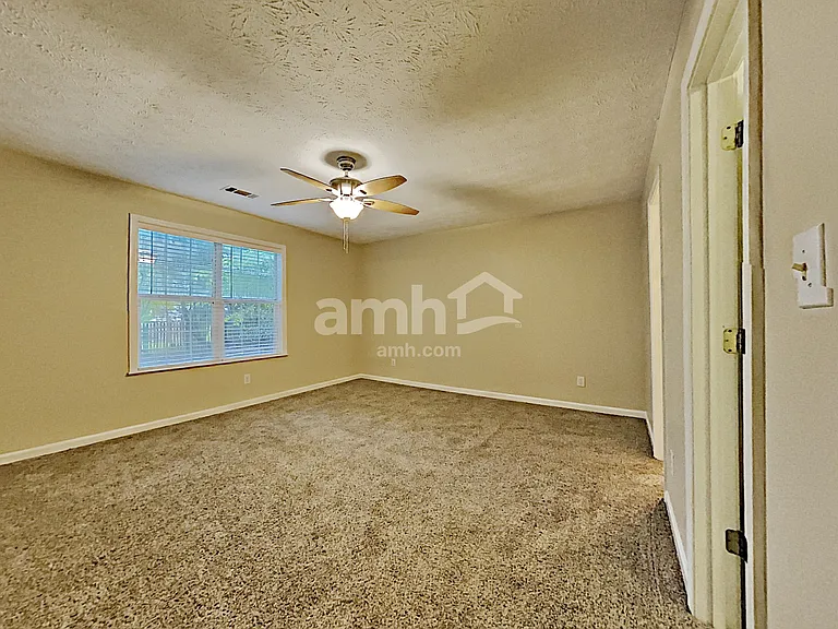451 Bellingham Dr — Photo 14