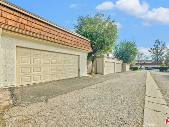 10215 Larwin Ave, Chatsworth, CA 91311