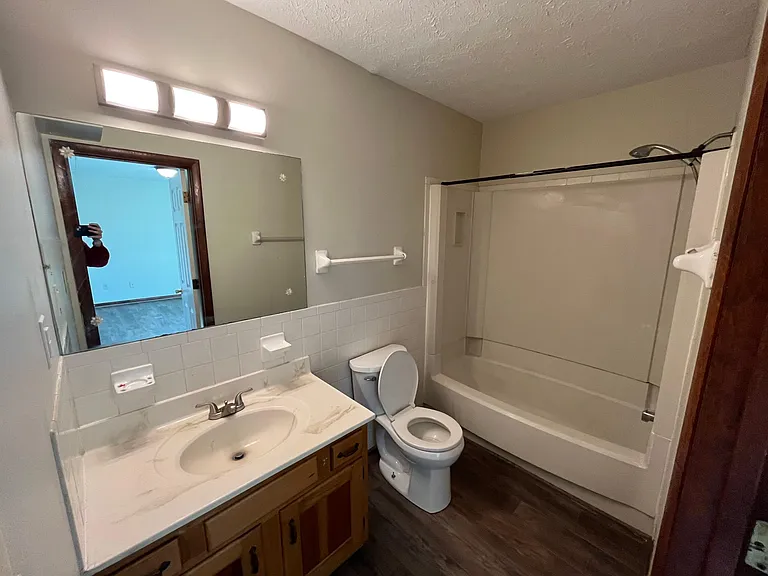 413 Country Club Dr — Photo 7