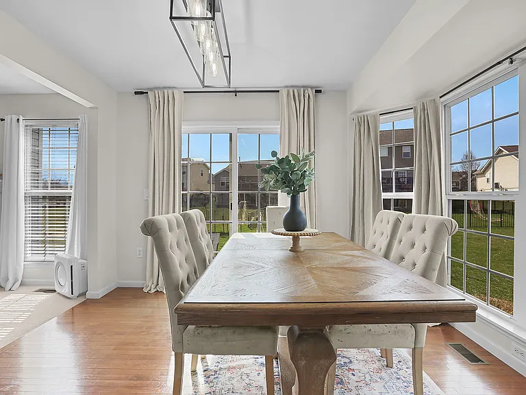 814 Cone Flower Dr — Photo 8