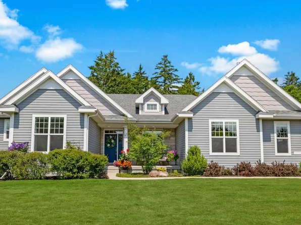 10770 North Firefly COURT, Mequon, WI 53097