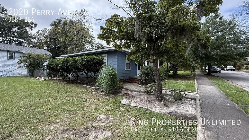 2020 Perry Ave — Photo 2