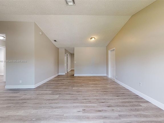 4th image of 5445 Oakbranch Dr