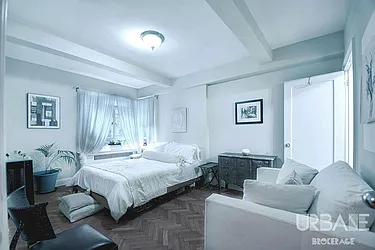 Rented by Urbane Brokerage