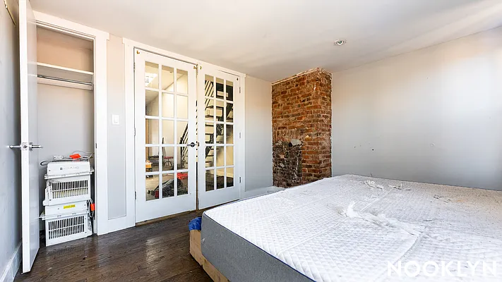 Rented by Nooklyn NYC LLC | media 19