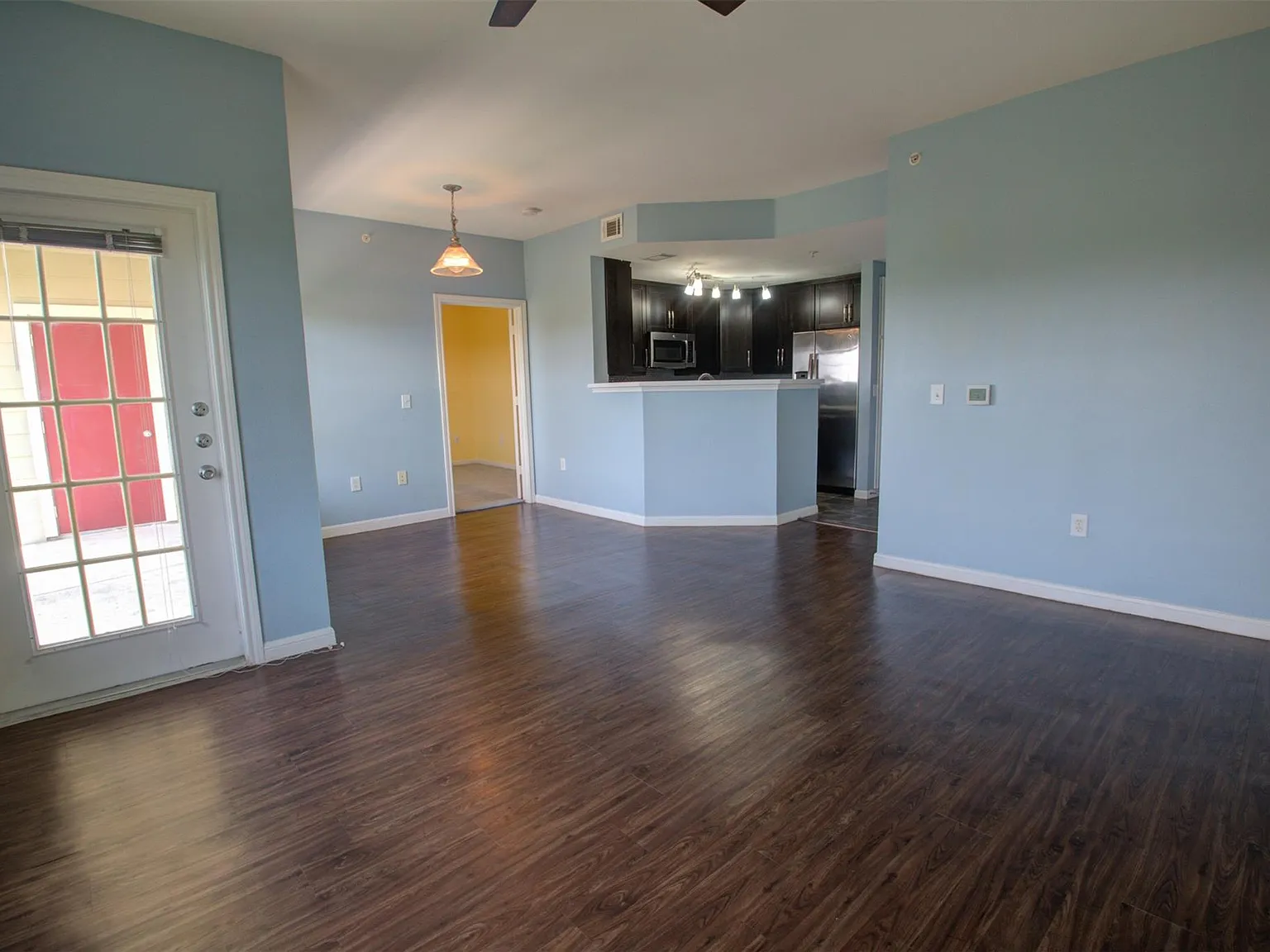 3 bed, 2.0 bath, 1192 sqft, $1,700 — Photo 4