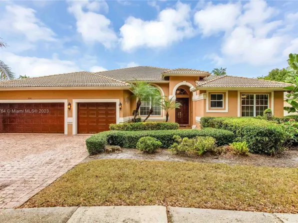 5041 Lakewood Dr, Cooper City, FL 33330