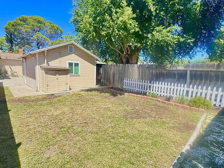 3339 Wren Ave — Photo 9