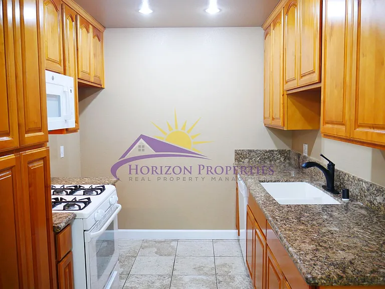 1405 Lisbon Ave — Photo 8