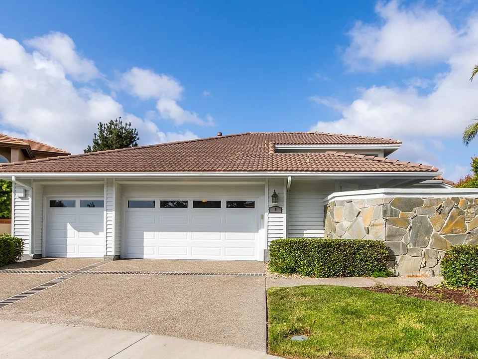 9 Andalucia Dr