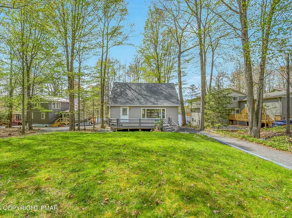 1217 Arrowhead Dr, Pocono Lake, PA 18347