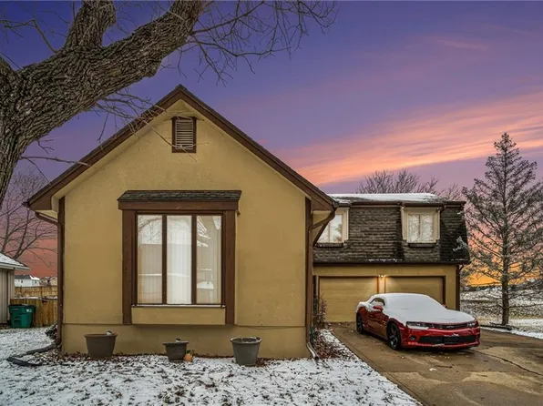 14609 Laquinta Dr, Grandview, MO 64030