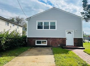 1028 Broadway, Westbury, NY 11590