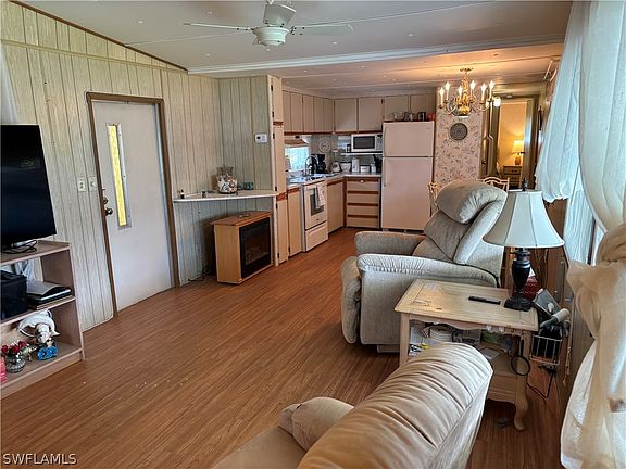2nd image of 853 Winterest Dr