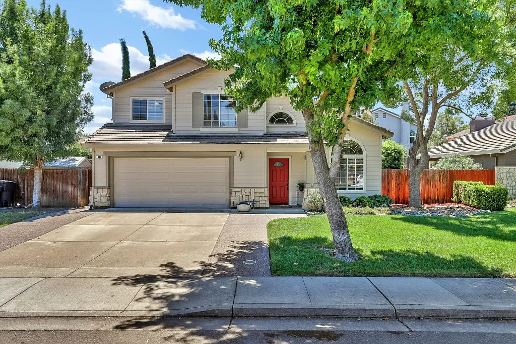 1310 Bluegrass Ln photo 1