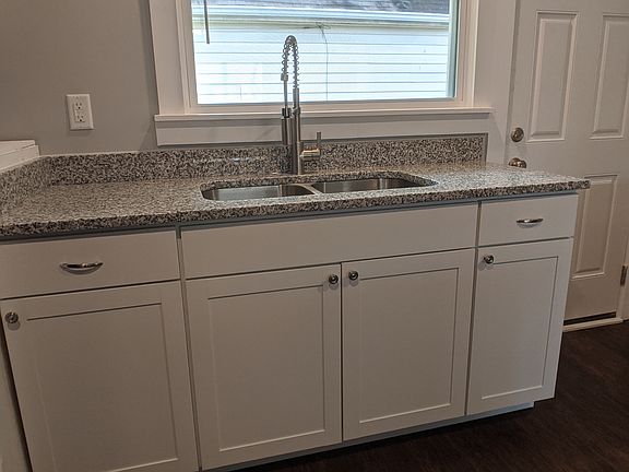 2nd image of 1419 22nd Ave N APT 2