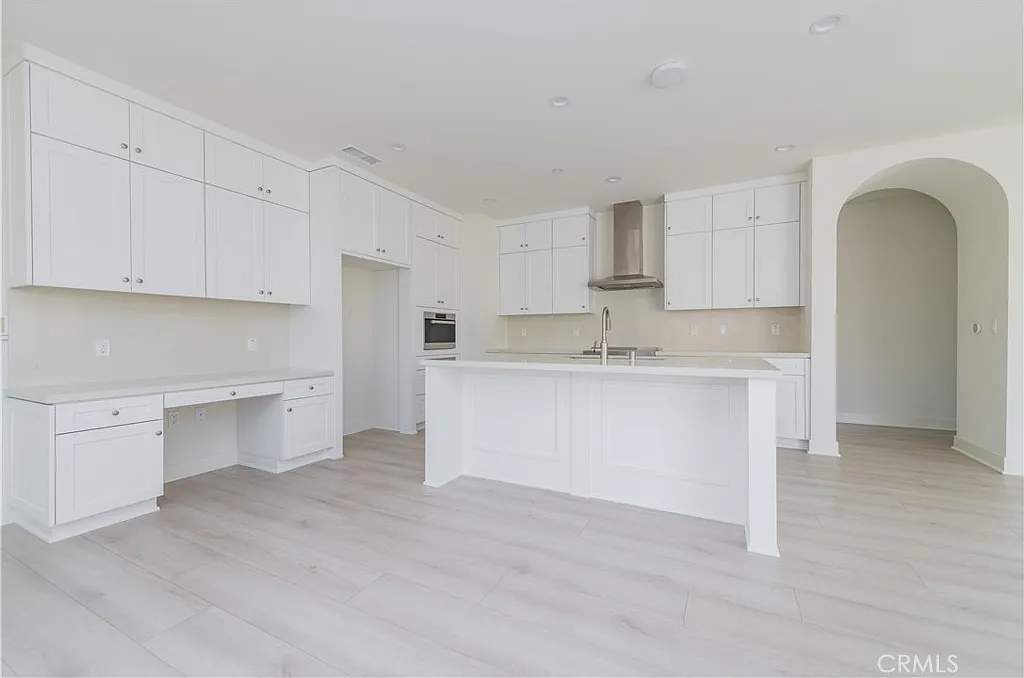 3 bed, 2.5 bath, 1752 sqft, $6,200 — Photo 4