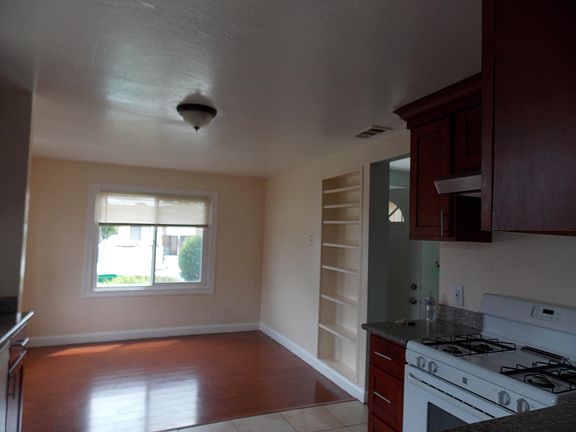 3rd image of 26795 Clarkford St
