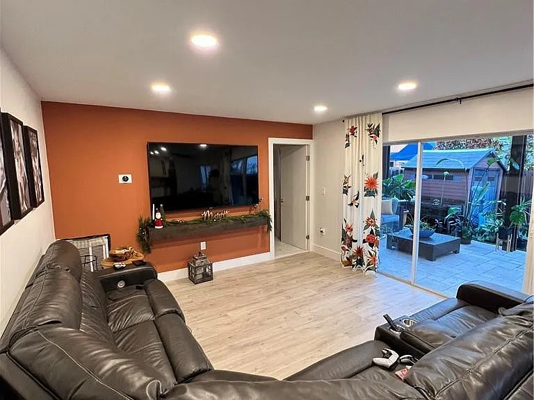 18764 NW 89th Ct — Photo 8