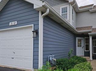 519 Woodcrest Dr, Mundelein, IL 60060