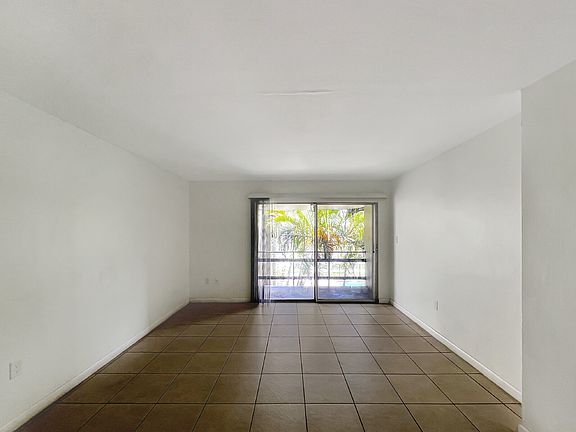 5th image of 1852B Golf View Ave #25