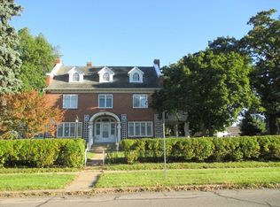 900 Liberty St, Pella, IA 50219