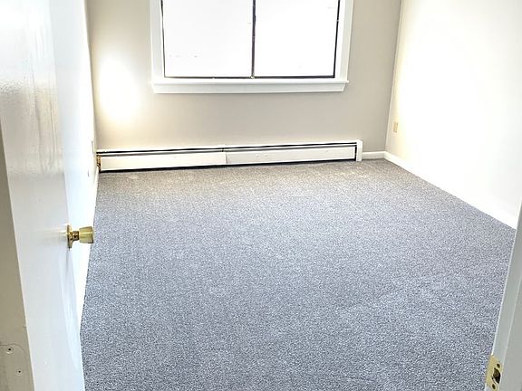5th image of 42 Oakland Ave APT 20