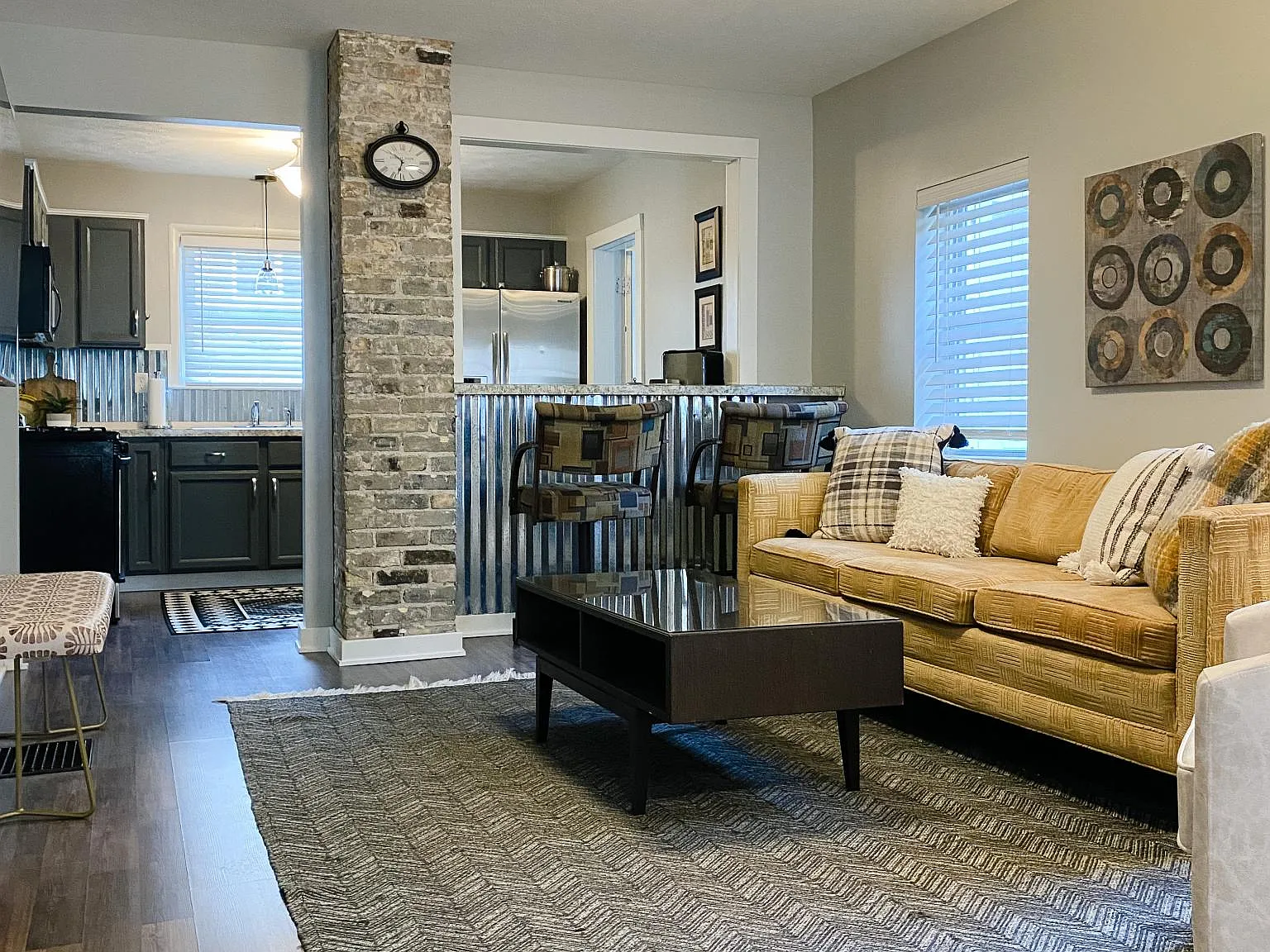 4 bed, 1100 sqft, $3,400 — Photo 2