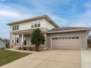 305 Skyland Way, Deerfield, WI 53531